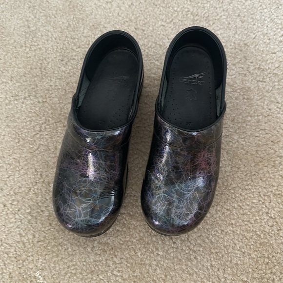 Dansko Professional clog in metallic Ink ; size 37 (US size 7) - Picture 2 of 5